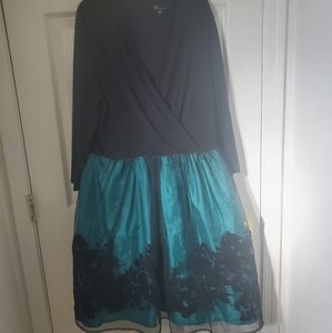 Black and green Christmas dress